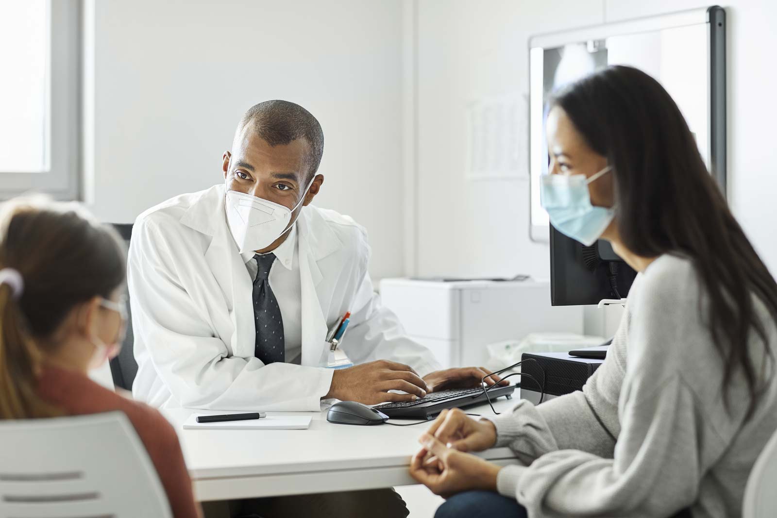 Médecin et patientes