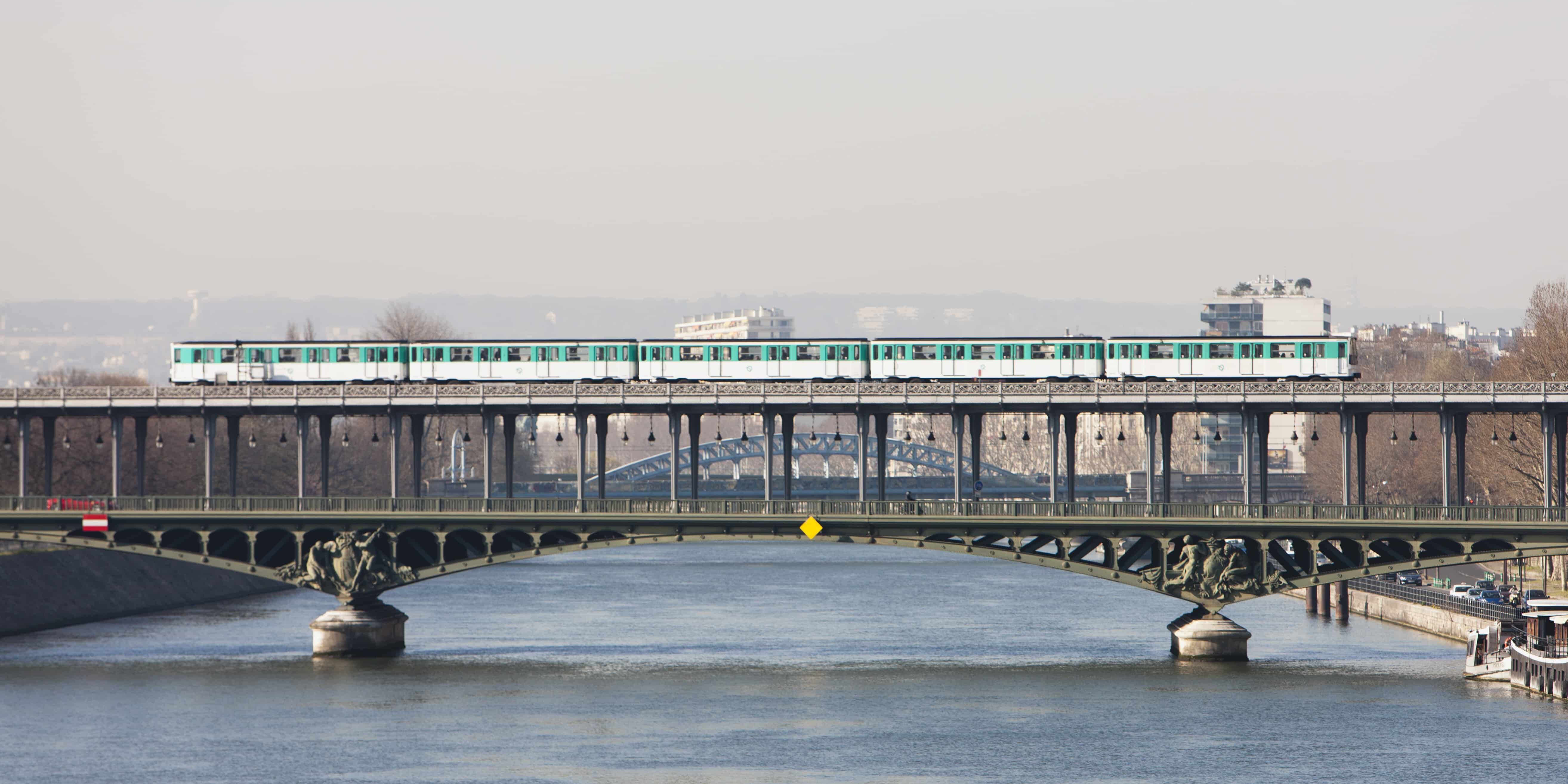 Paris metro crossing Pont de Bir-Hakeim, Paris, France
