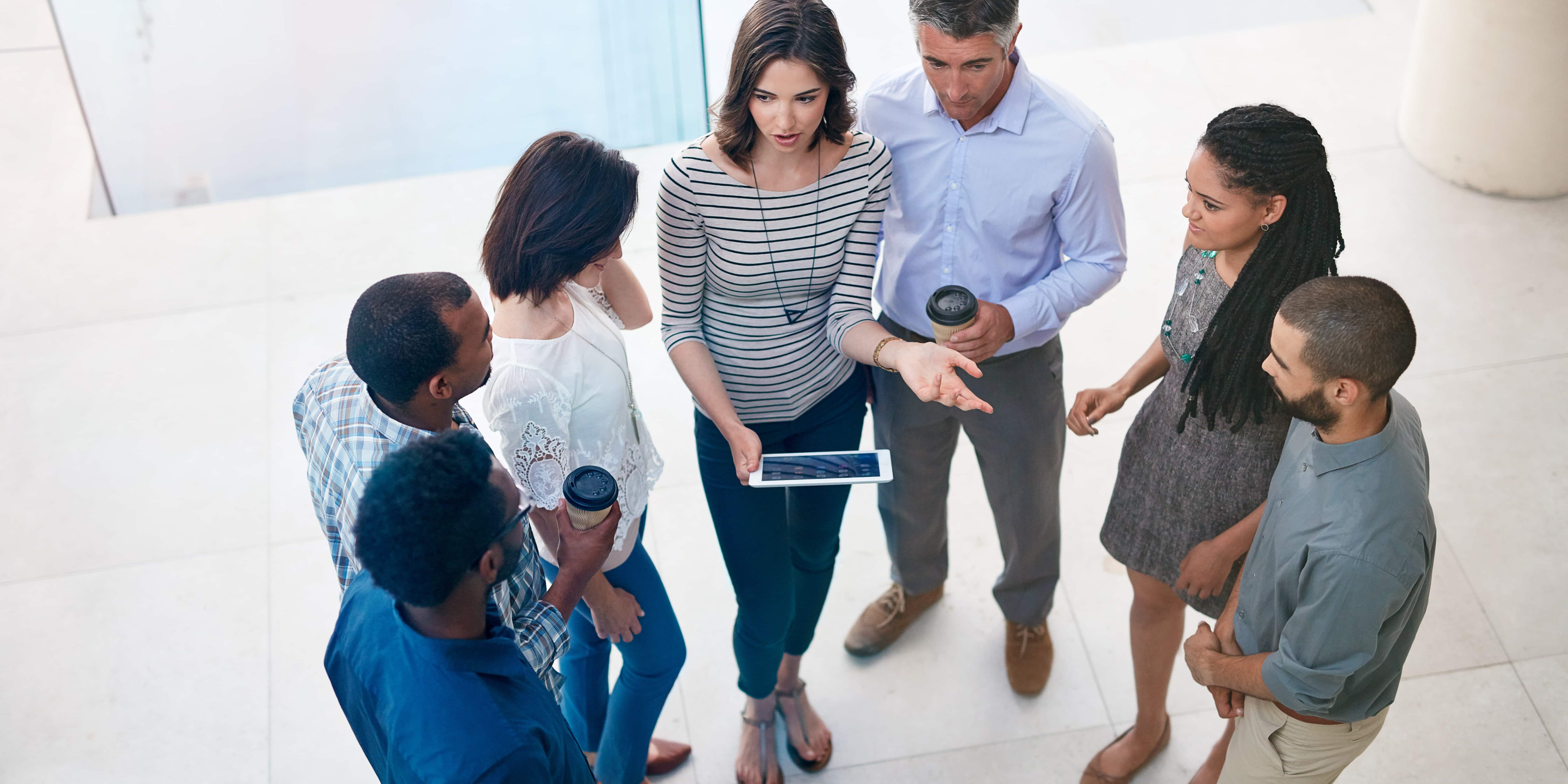 pooling-their-brain-power-high-angle-shot-of-busi-2023-11-27-05-30-22-utc managers, responsables, management, équipe, responsabilité, travail