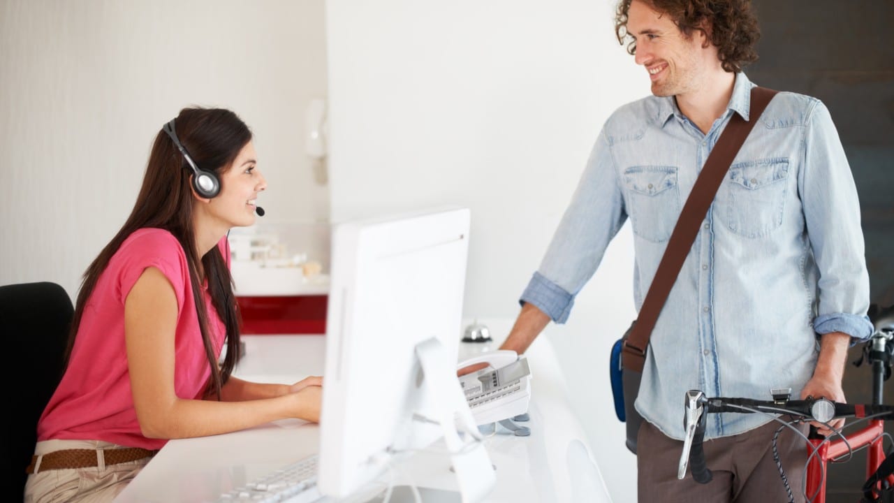 Donner de l'autonomie aux équipes en contact client  : une vraie bonne idée ?